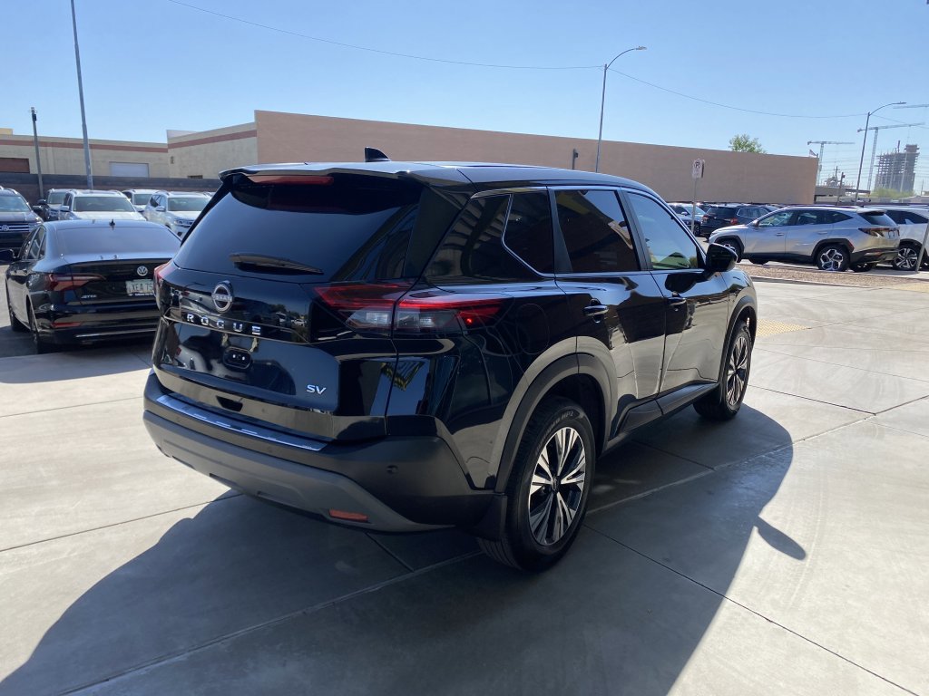 Used 2022 Nissan Rogue SV FWD image 5