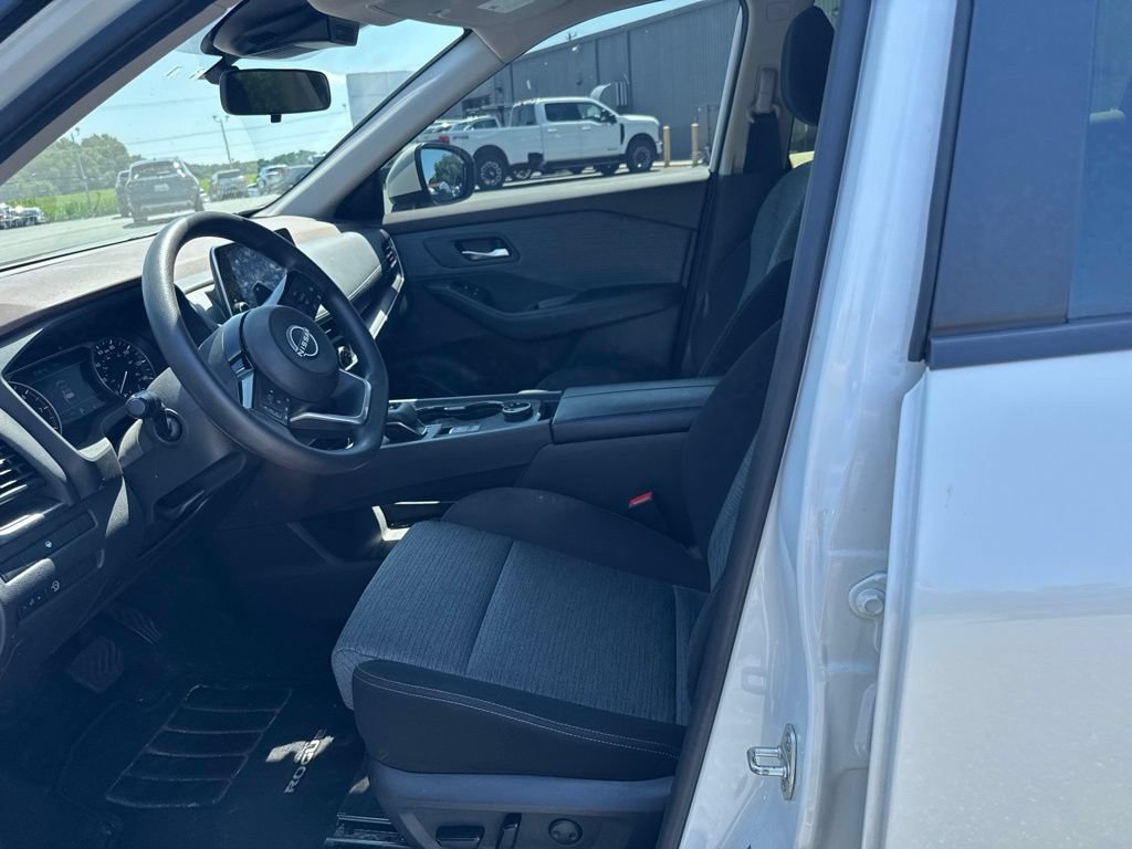 Used 2023 Nissan Rogue SV AWD/4WD image 11