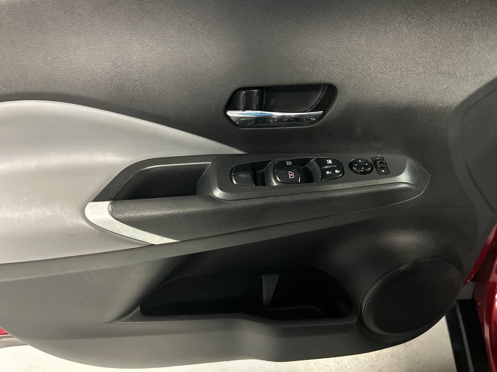 Used 2023 Nissan Kicks SR w/ SR Premium Package FWD image 12