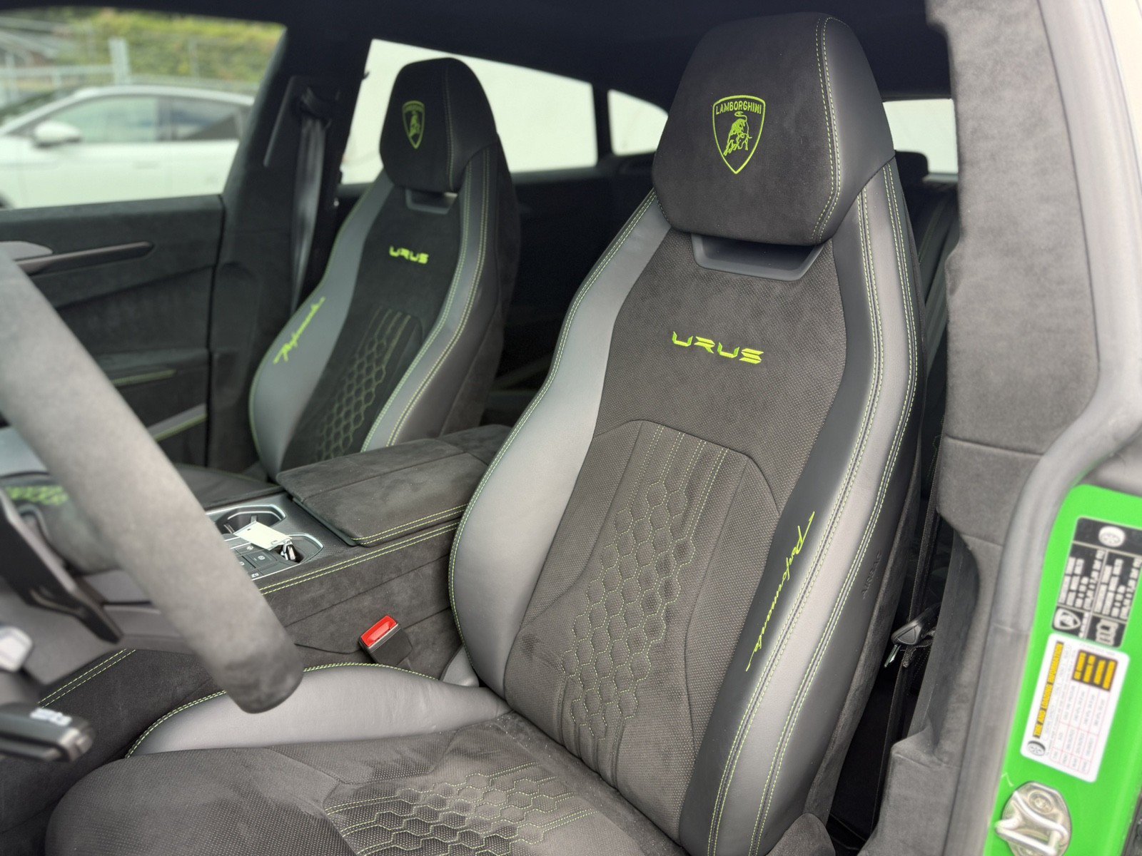 Used 2024 Lamborghini Urus Performante AWD/4WD image 33