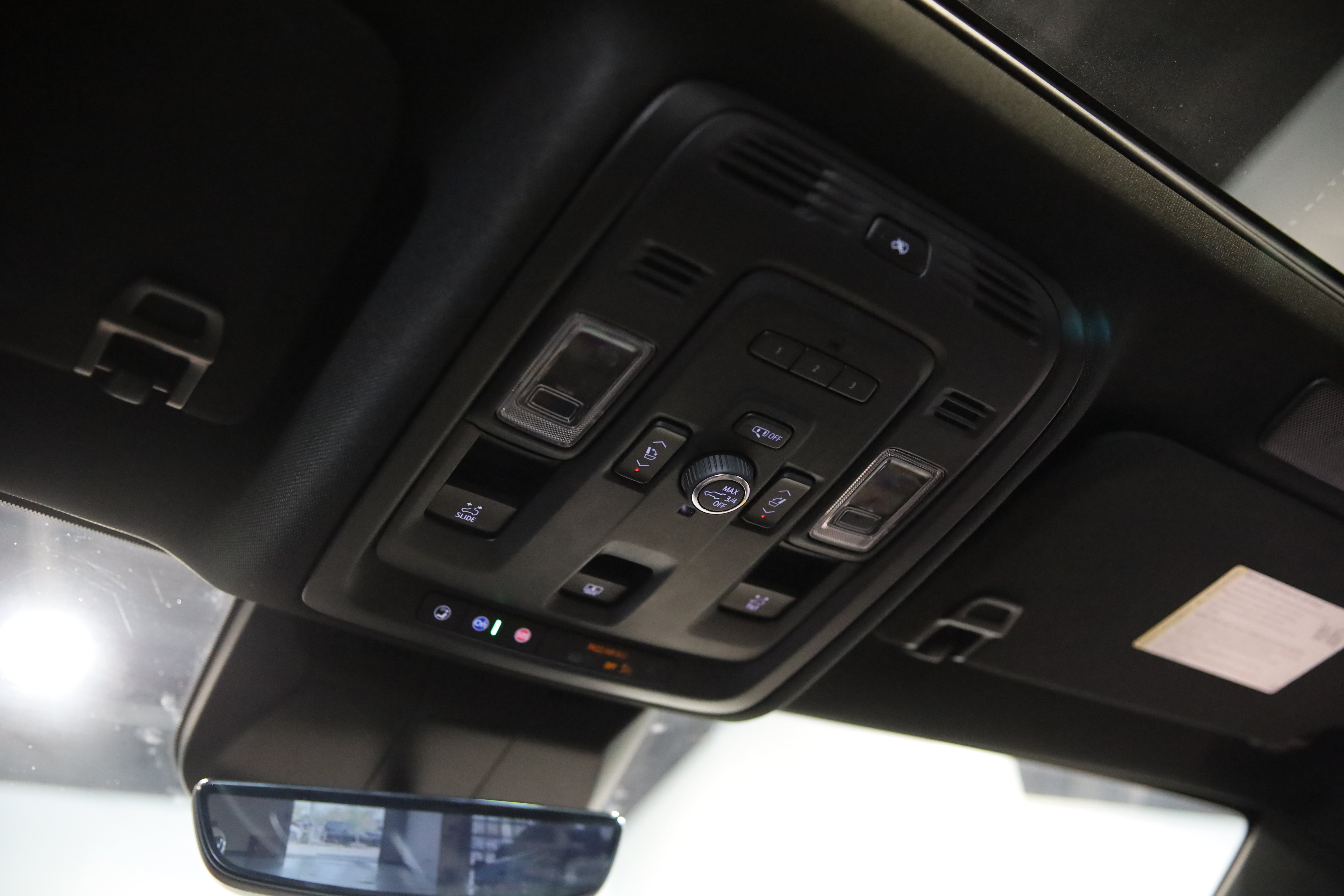 Used 2021 Cadillac Escalade Premium Luxury w/ Driver Assist Tech Package AWD/4WD image 35