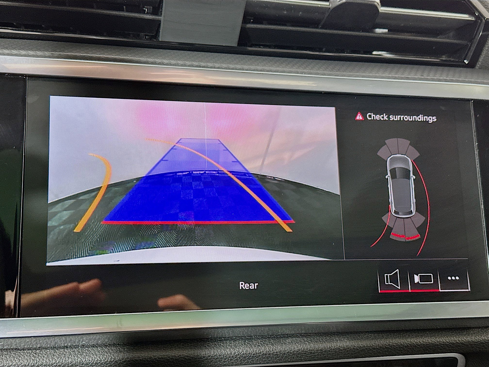 Used 2025 Audi Q3 2.0T Premium image 13