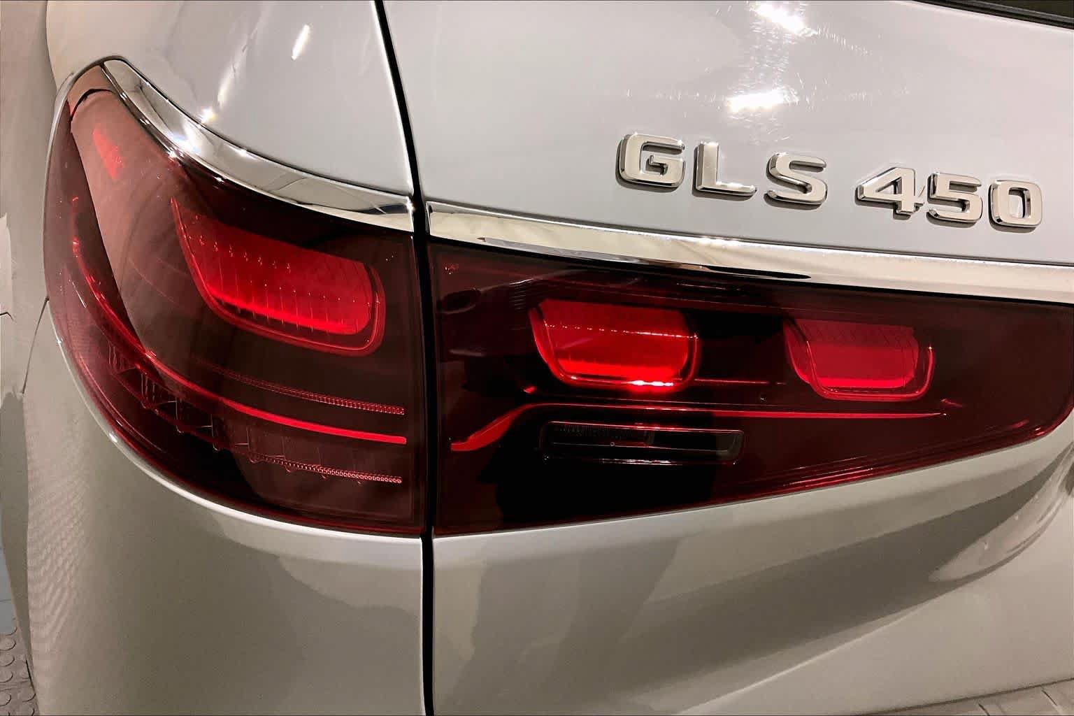 Used 2024 Mercedes-Benz GLS 450 4MATIC image 27