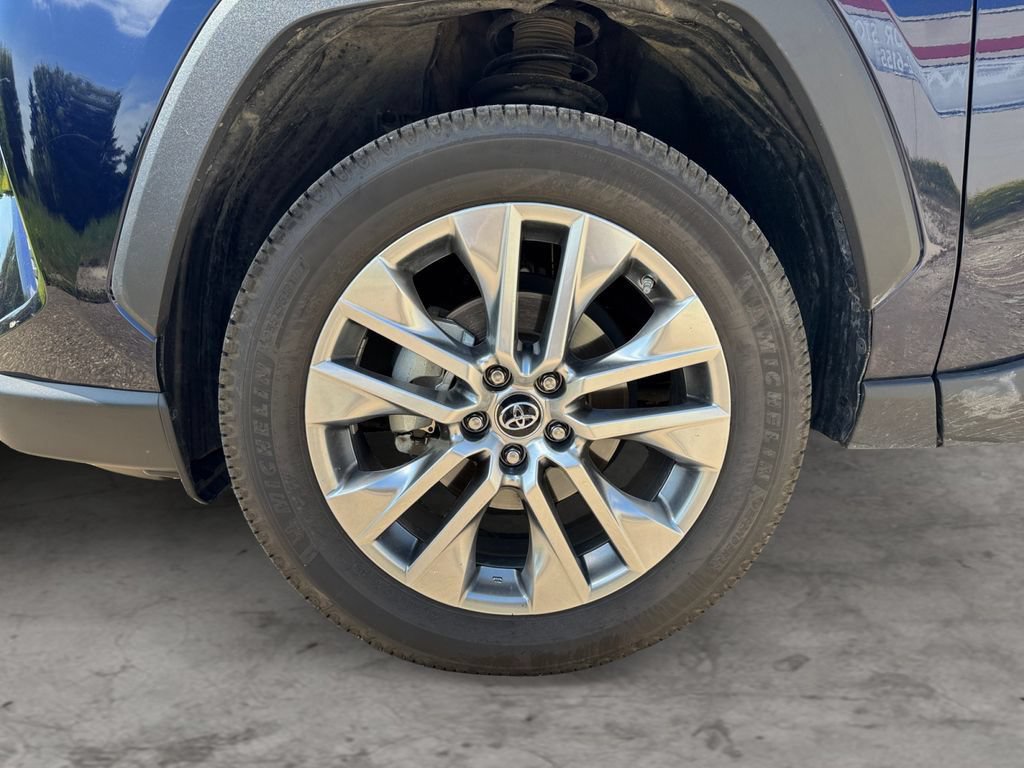 Certified 2019 Toyota RAV4 XLE Premium w/ All Weather Liner Package AWD/4WD image 9