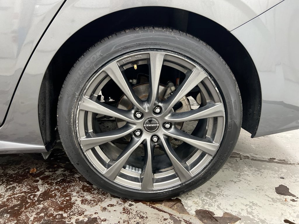 Used 2021 Nissan Sentra SR w/ SR Premium Package FWD image 27