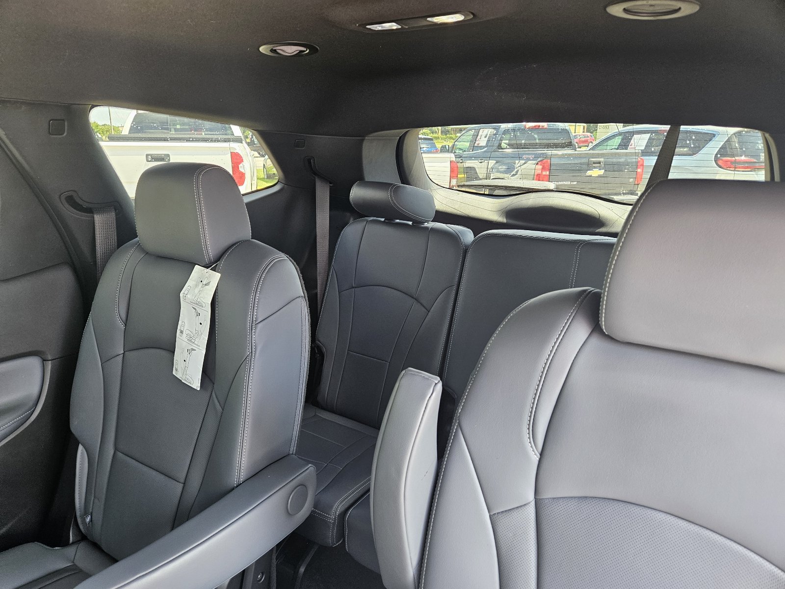 Used 2023 Buick Enclave Essence FWD image 17
