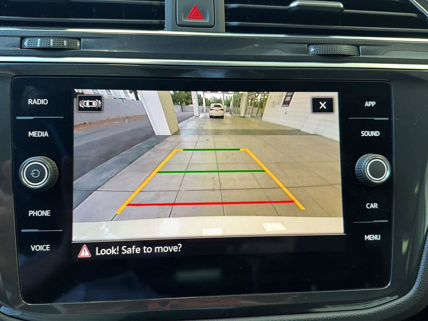 Certified 2023 Volkswagen Tiguan SE w/ Panoramic Sunroof Package FWD image 21