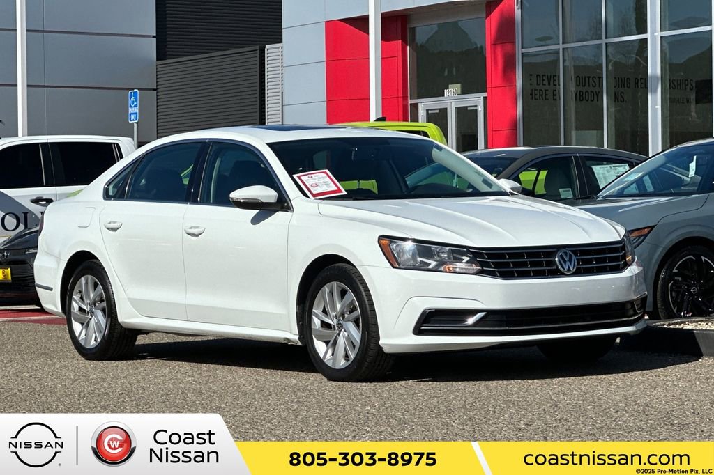 Used 2018 Volkswagen Passat 2.0T SE image 1