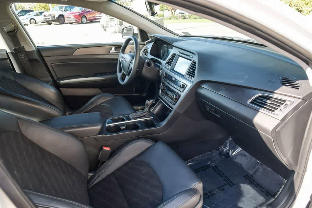 Used 2017 Hyundai Sonata Sport w/ Value Edition Package 02 FWD image 15