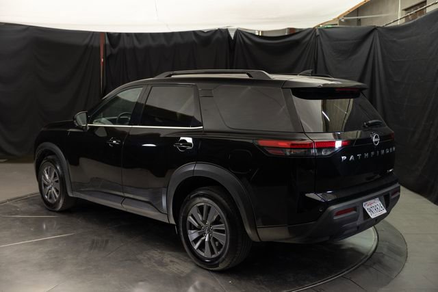 Used 2024 Nissan Pathfinder SV AWD/4WD image 12