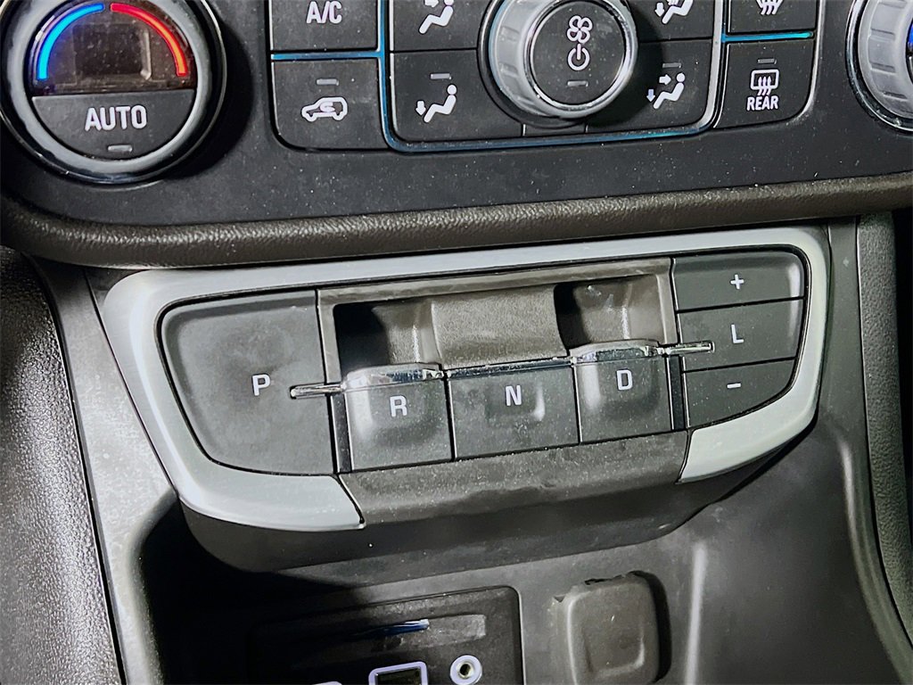 Used 2023 GMC Terrain SLT image 16