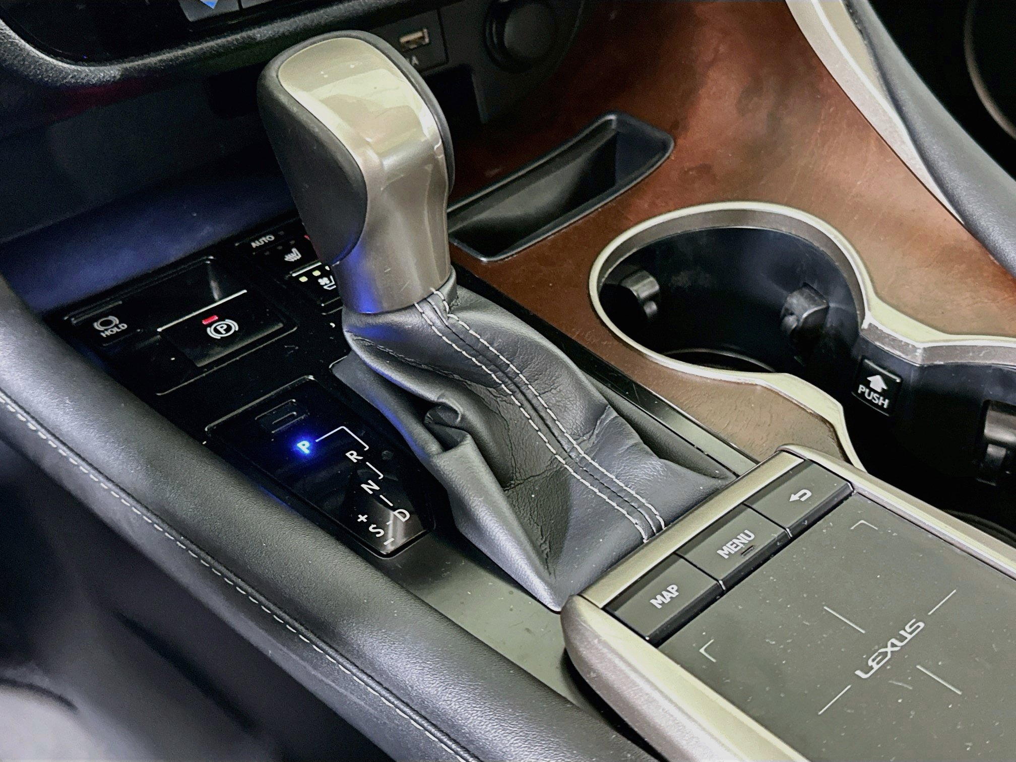 Used 2020 Lexus RX 450hL AWD w/ Premium Package image 25