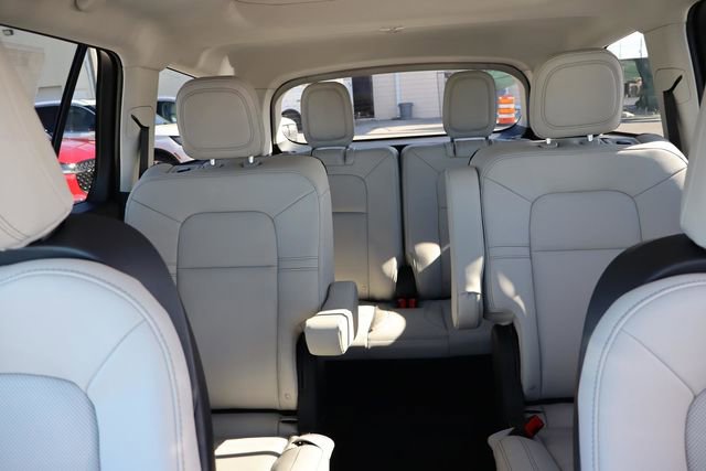 New 2025 Lincoln Aviator 2WD w/ Jet Appearance Package image 9
