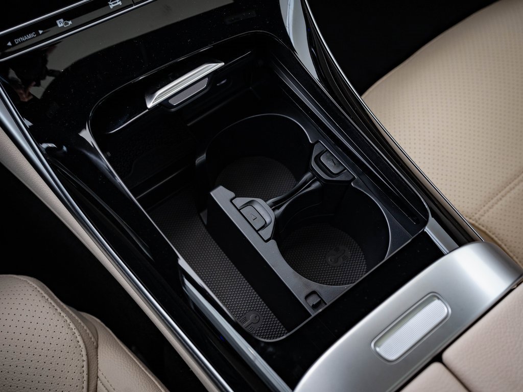 Used 2025 Mercedes-Benz C 300 4MATIC Sedan image 32