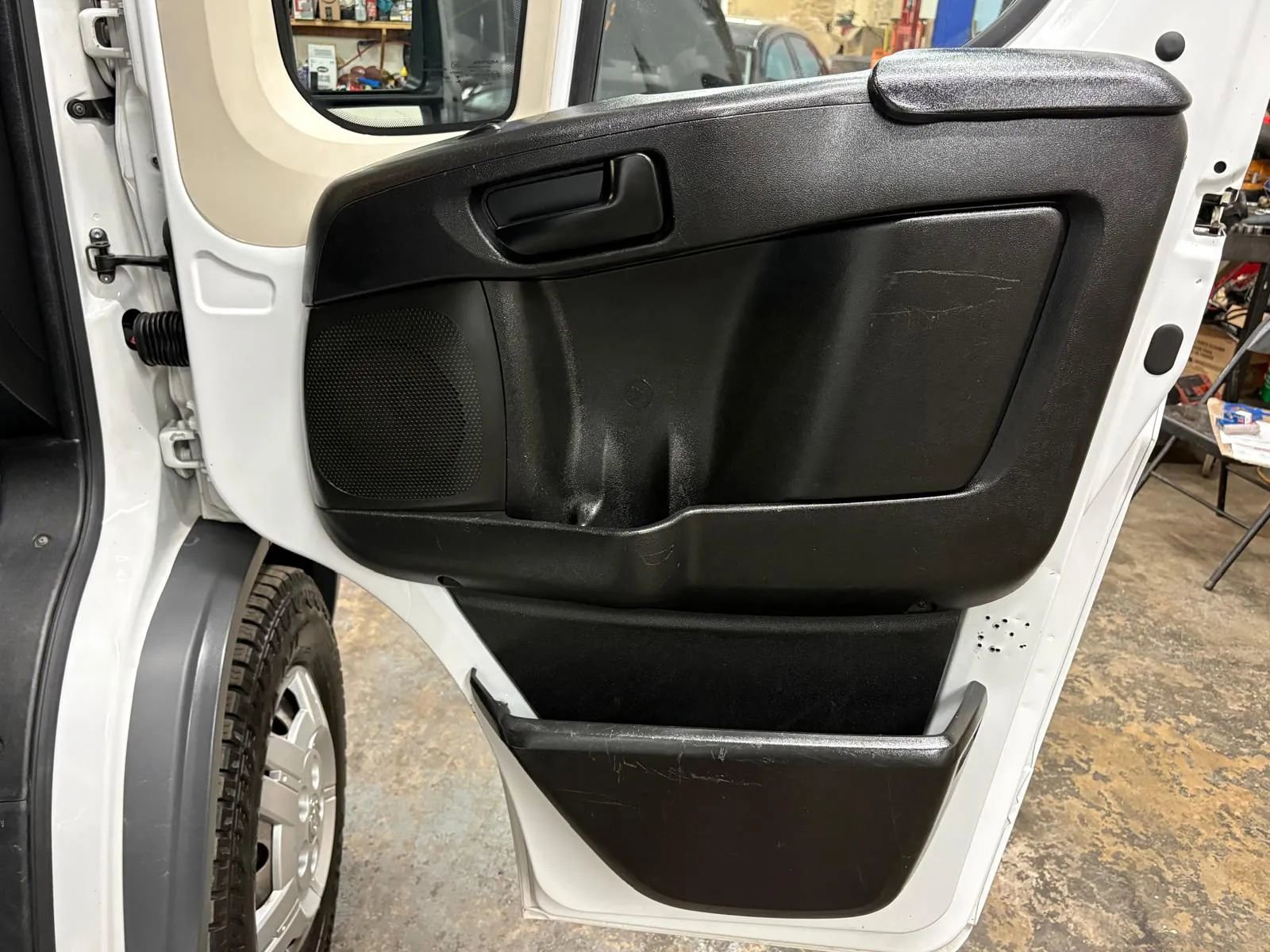 Used 2015 RAM ProMaster 1500 w/ Interior Convenience Group FWD image 24