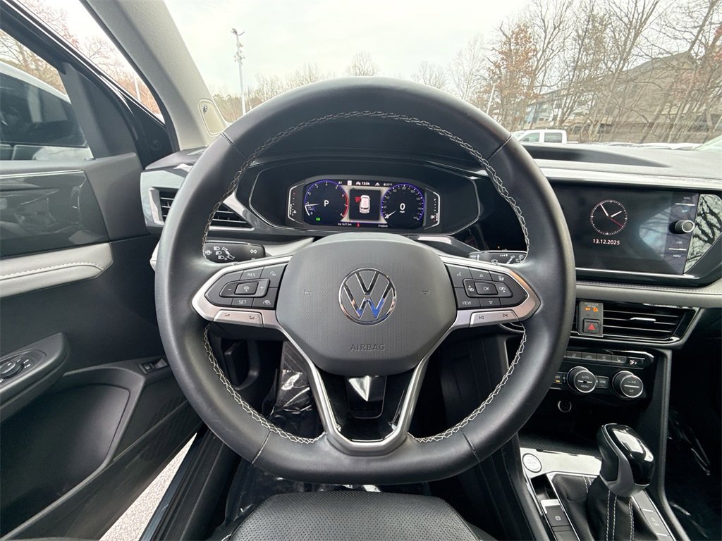 Used 2022 Volkswagen Taos SEL image 11