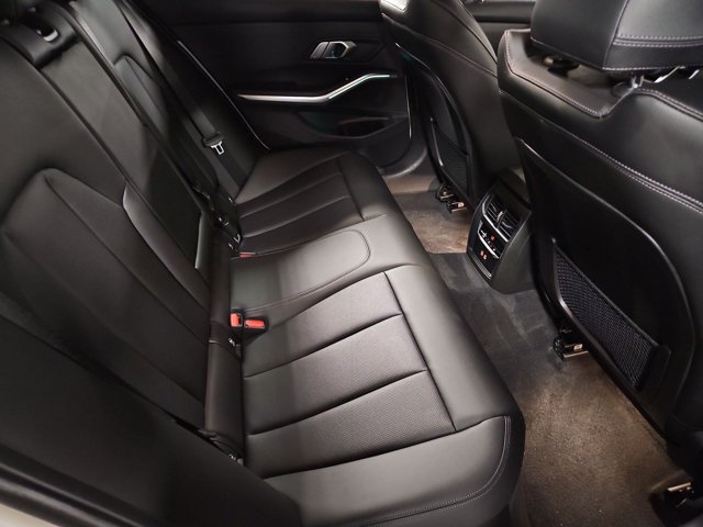 Used 2022 BMW 330i Sedan w/ Driving Assistance Package RWD image 21