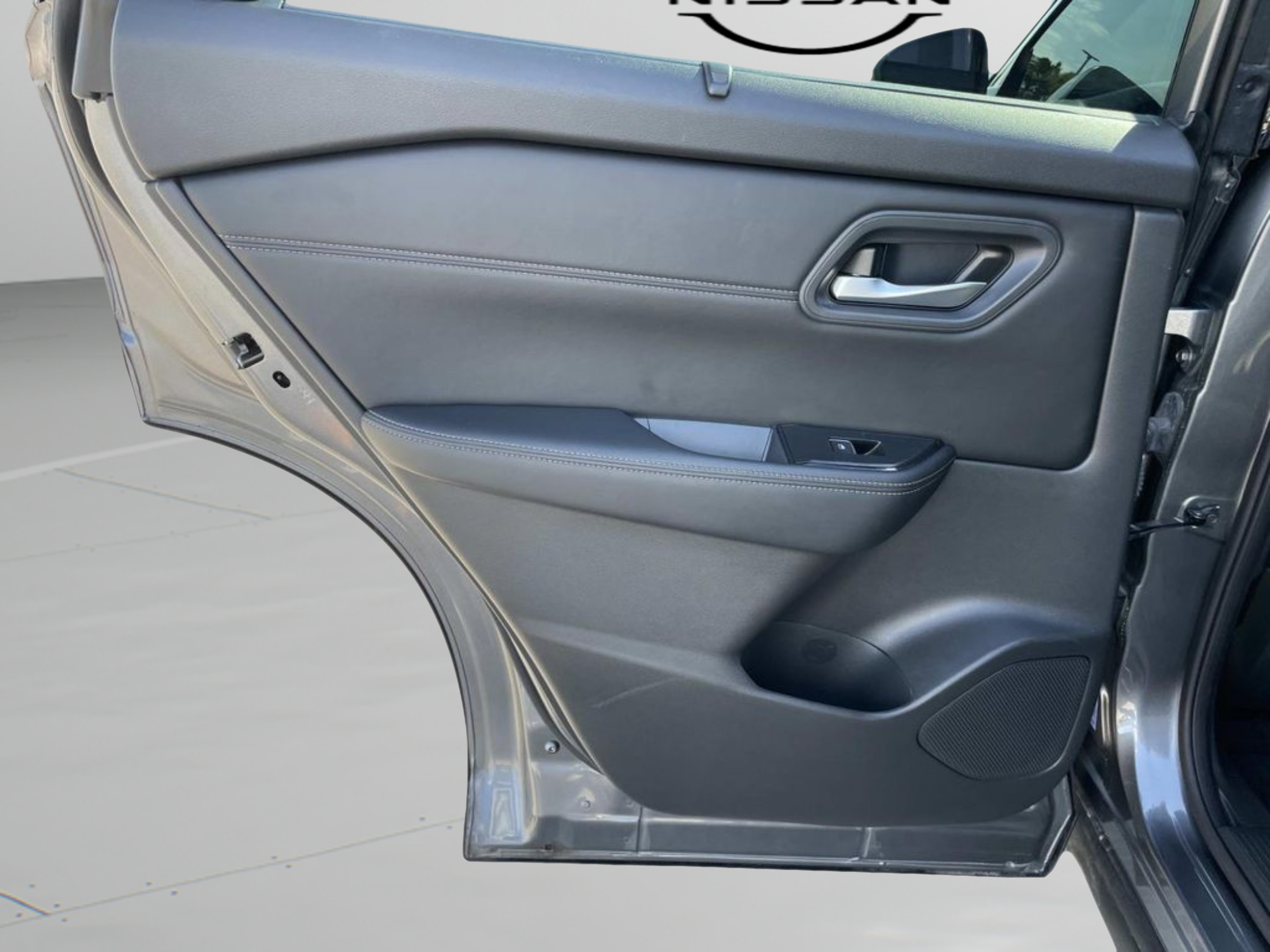 Used 2024 Nissan Rogue SL w/ SL Premium Package FWD image 14