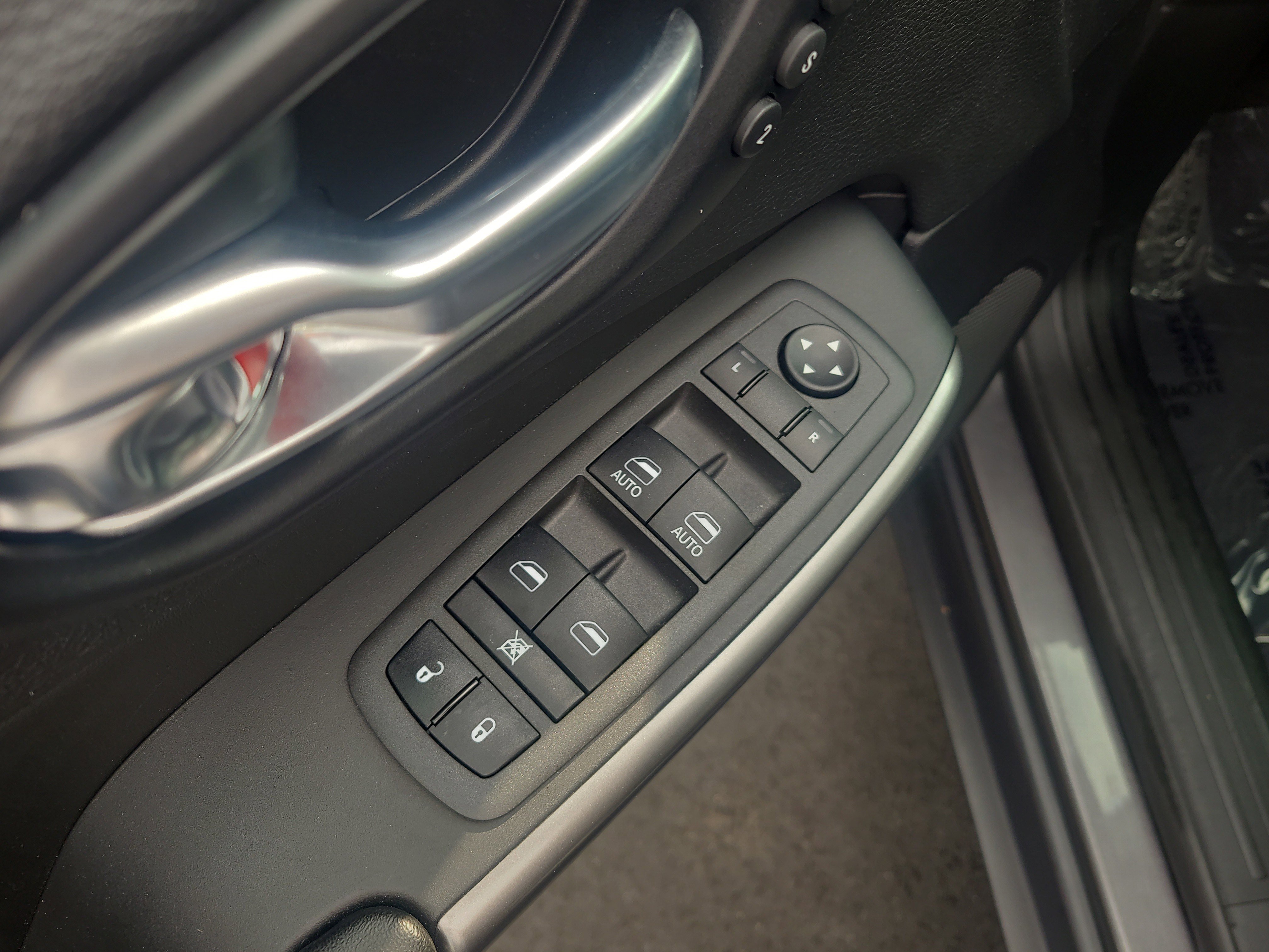 Used 2022 Jeep Cherokee Limited AWD/4WD image 14