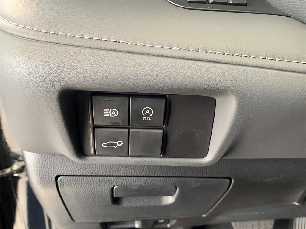 Used 2024 Toyota Highlander XLE image 33
