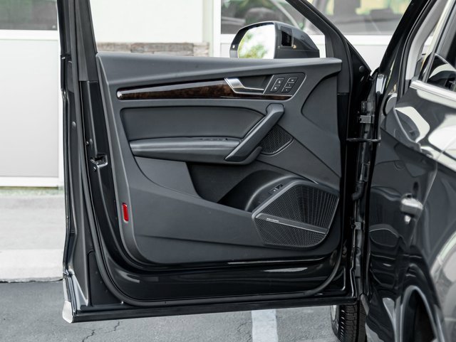 Used 2019 Audi Q5 2.0T Premium Plus w/ Premium Plus Package image 11