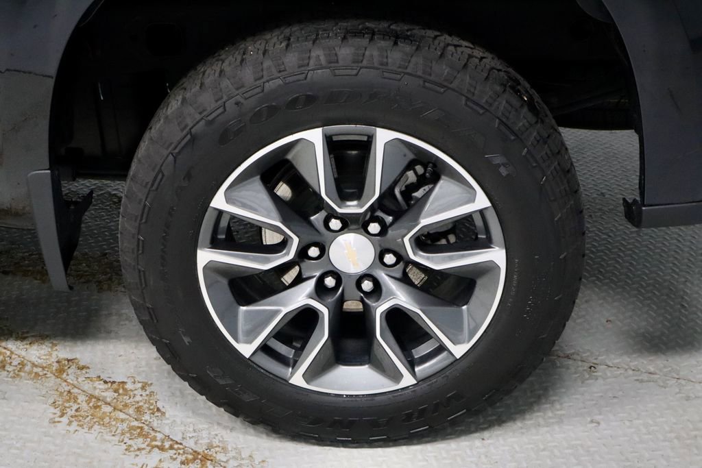 Used 2024 Chevrolet Silverado 1500 LT image 19