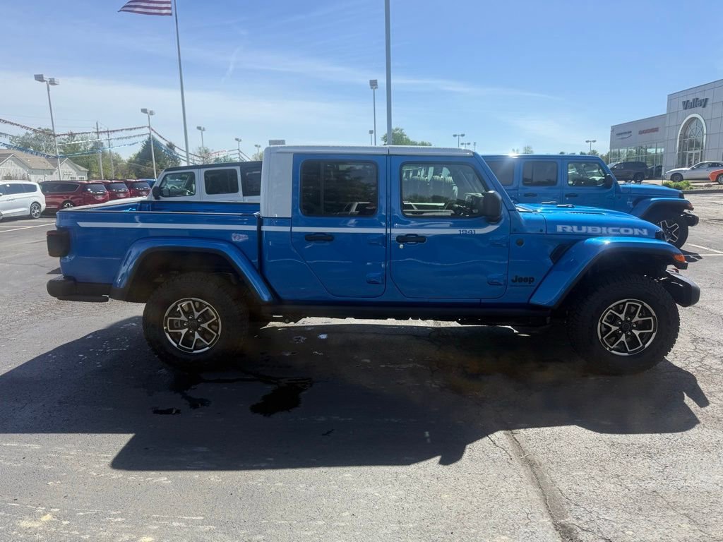 New 2026 Jeep Gladiator Rubicon w/ Whitecap Package AWD/4WD image 2