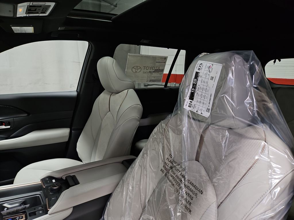 New 2026 Toyota Grand Highlander AWD Hybrid image 4