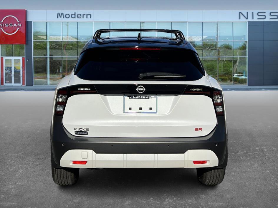 Certified 2025 Nissan Kicks SR w/ SR Premium Package image 6