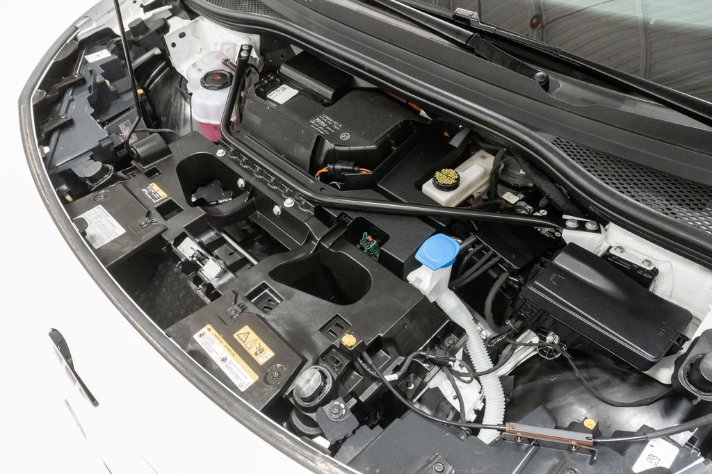 Used 2023 Volkswagen ID.4 Pro S Plus image 5