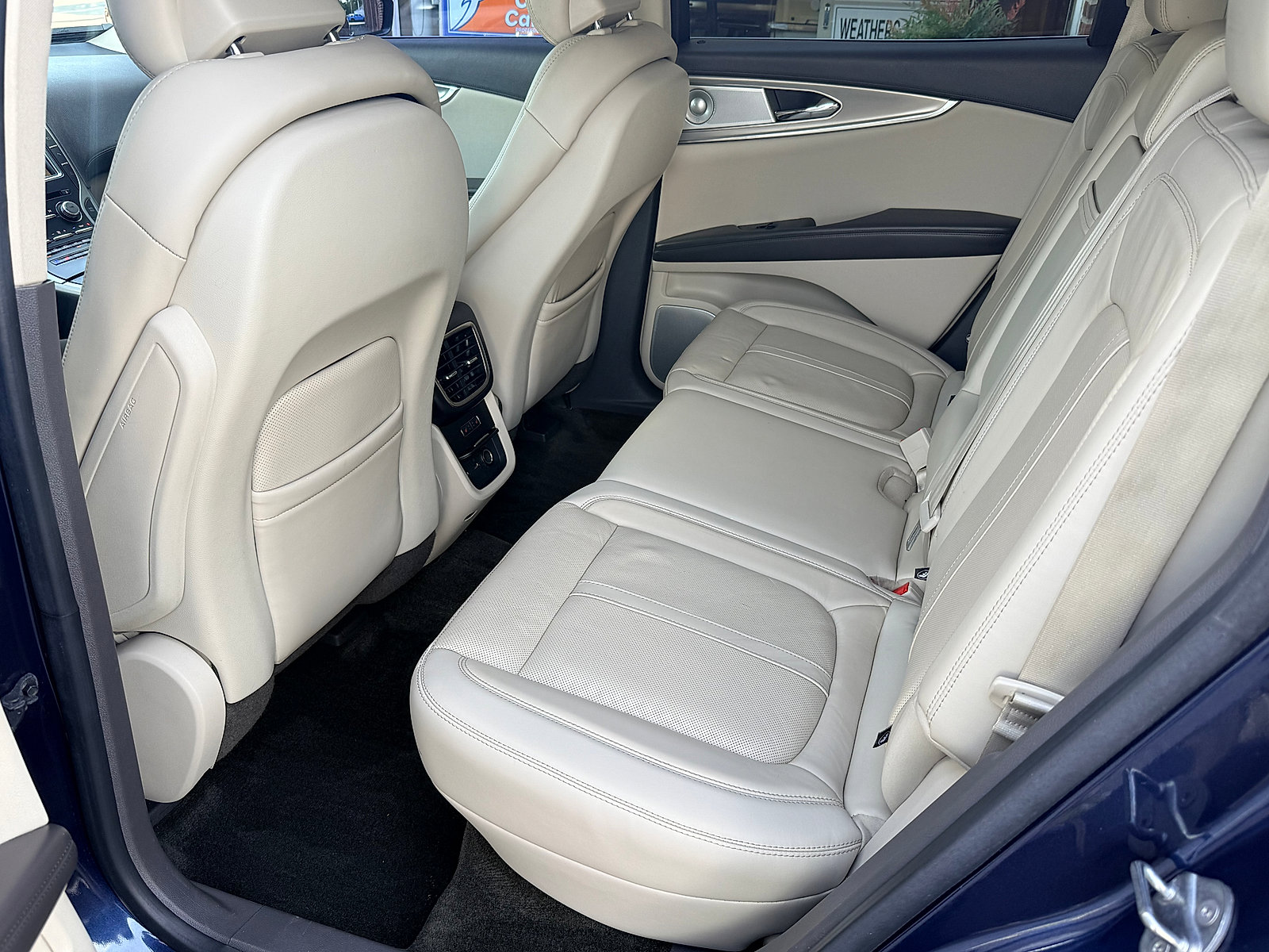 Used 2017 Lincoln MKX Reserve w/ Luxury Package AWD/4WD image 33