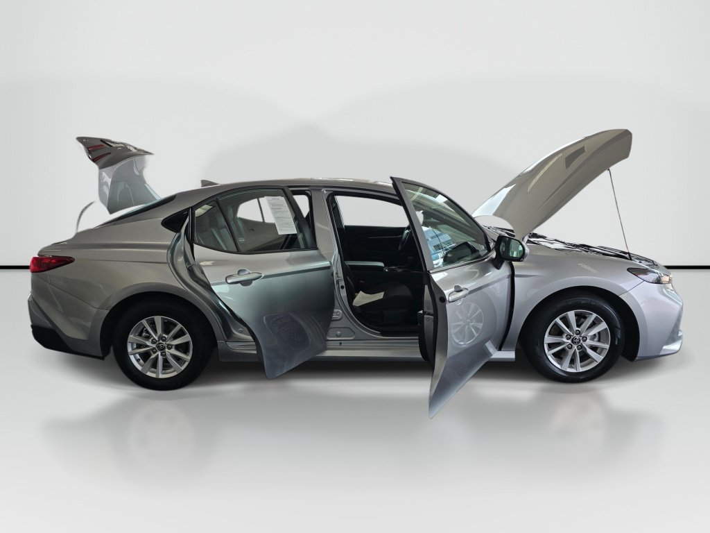 Used 2025 Toyota Camry LE FWD image 9