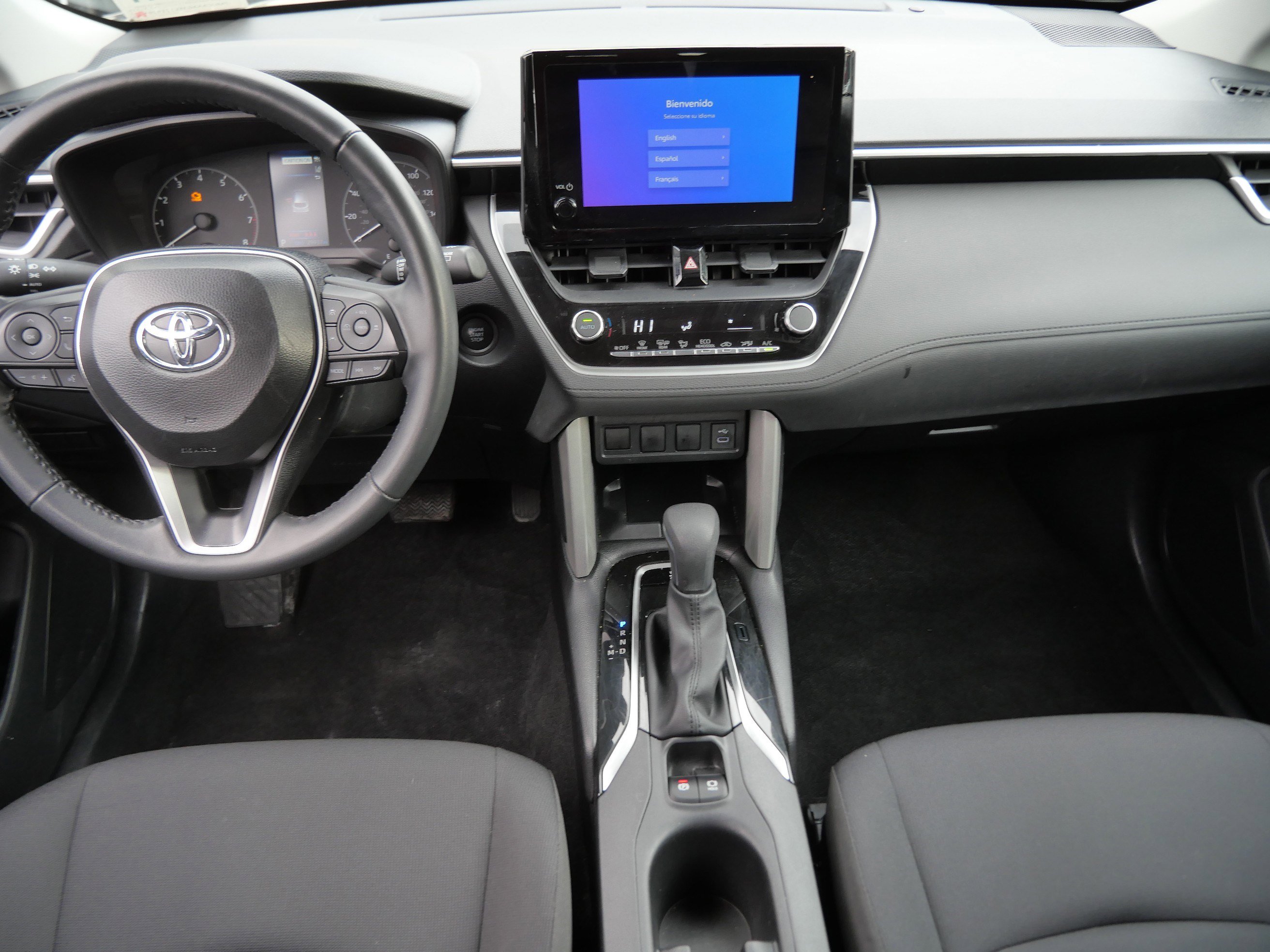 Certified 2025 Toyota Corolla Cross LE image 11