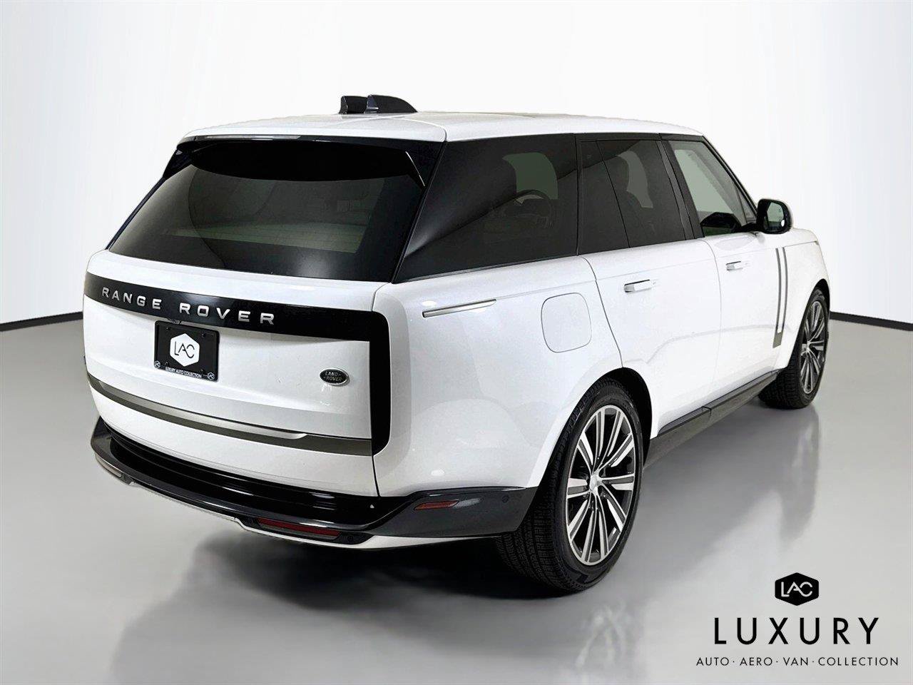 Used 2023 Land Rover Range Rover SE AWD/4WD image 6