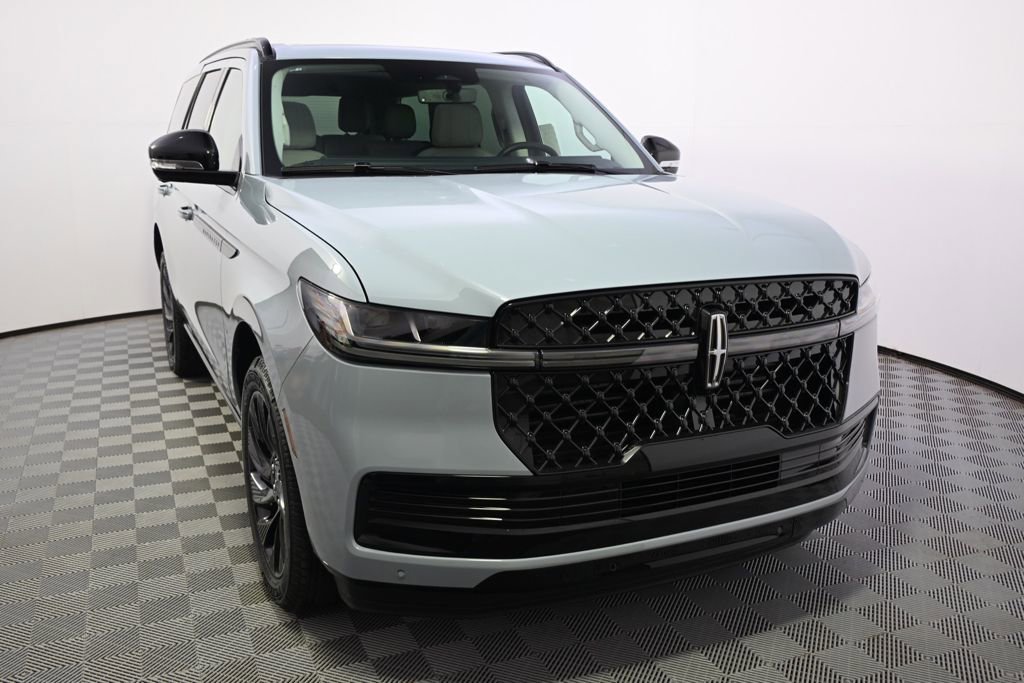 New 2026 Lincoln Navigator Reserve AWD/4WD image 9