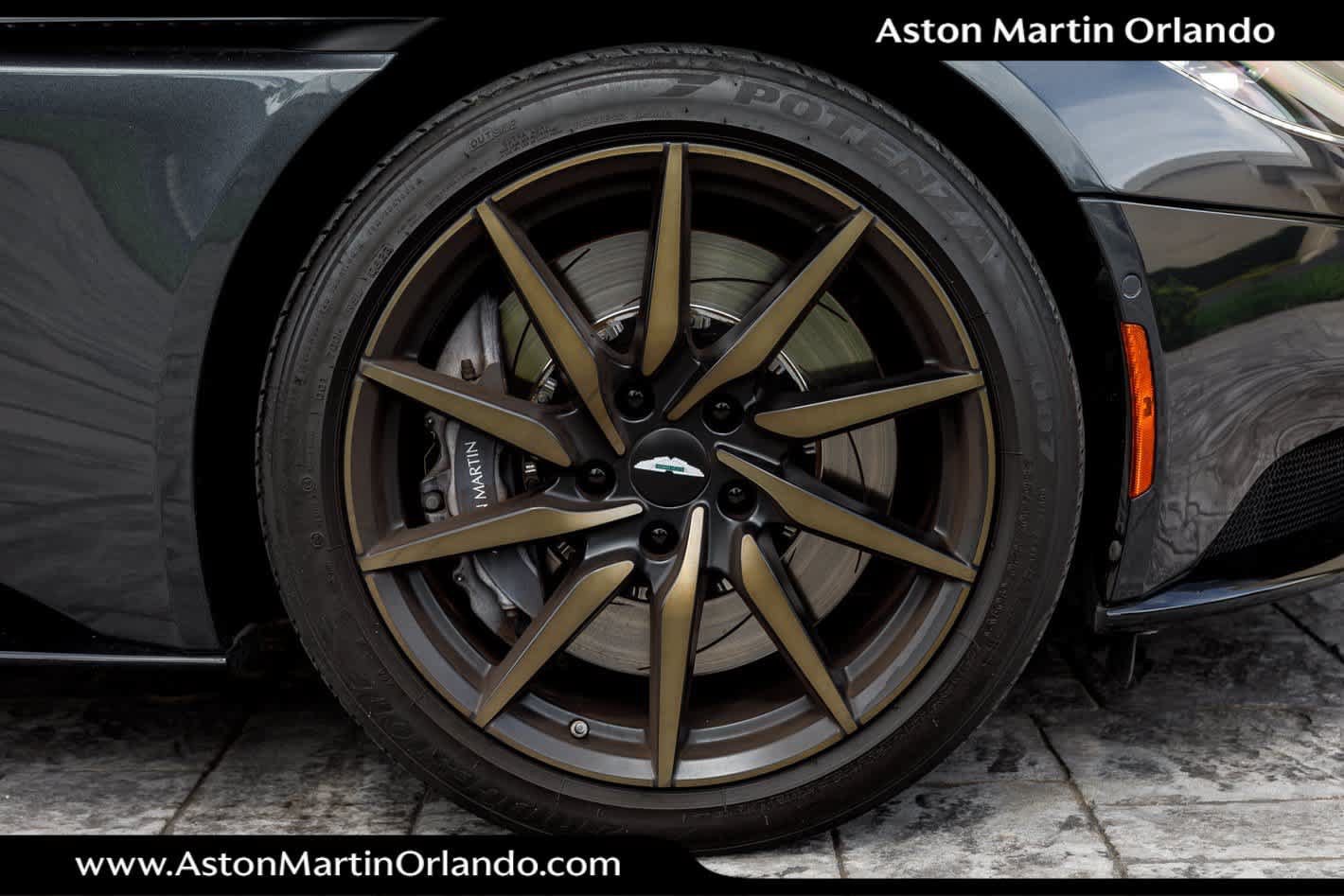 Used 2022 Aston Martin DB11 Coupe RWD image 21