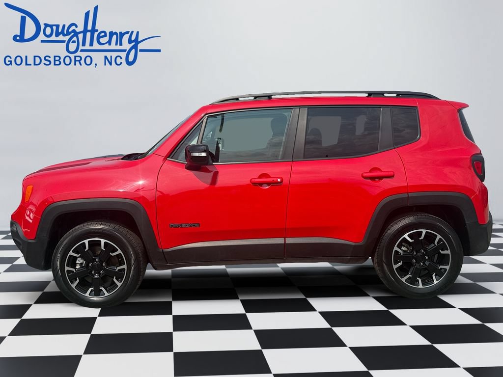 Used 2023 Jeep Renegade Latitude AWD/4WD image 2