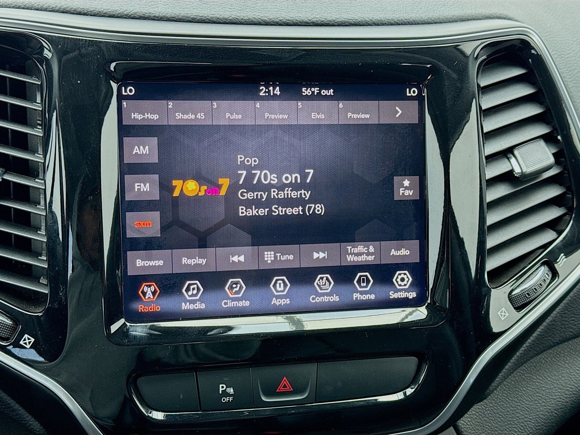 Used 2019 Jeep Cherokee Limited image 11