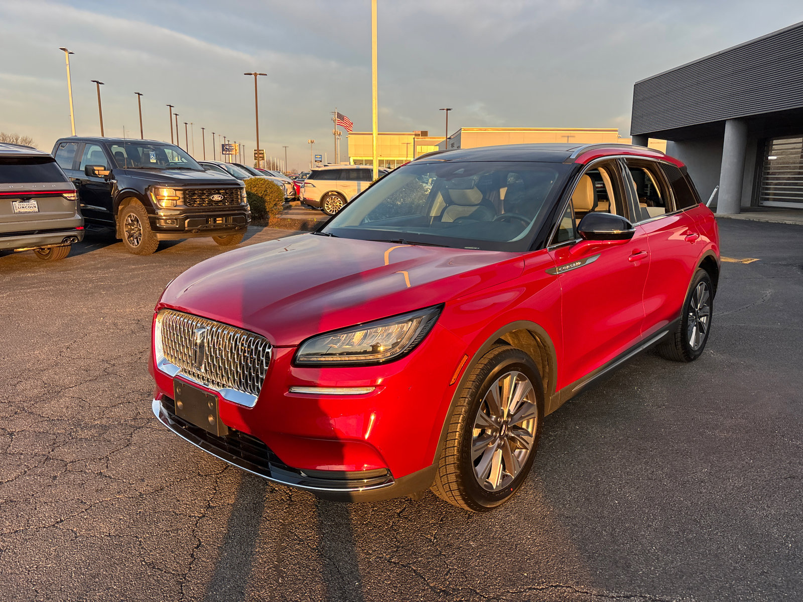 Used 2022 Lincoln Corsair Reserve w/ Elements Package image 3