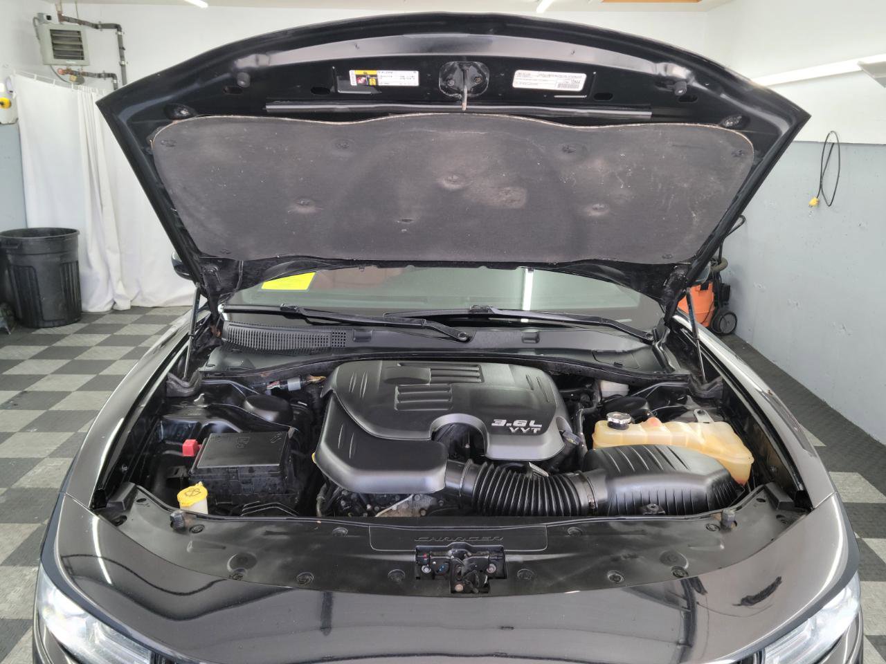 Used 2015 Dodge Charger SXT w/ AWD Premium Group image 31