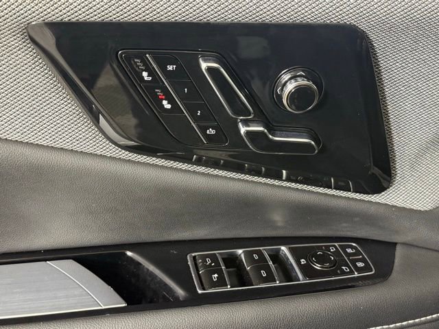 Used 2025 Cadillac Optiq Luxury 1 image 14