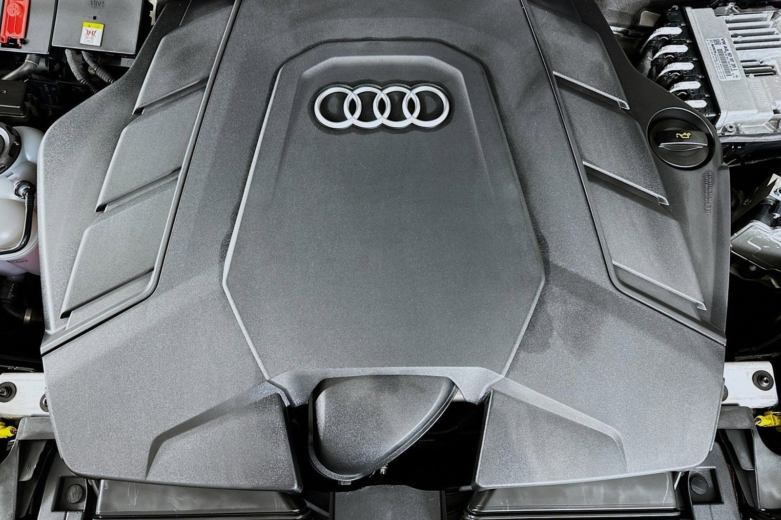 Used 2023 Audi Q8 Prestige w/ Prestige Package image 13