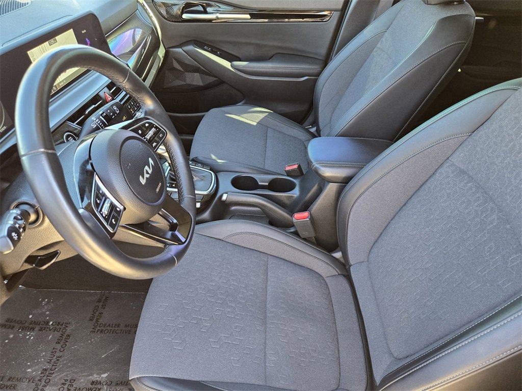 Certified 2024 Kia Seltos X-Line image 18