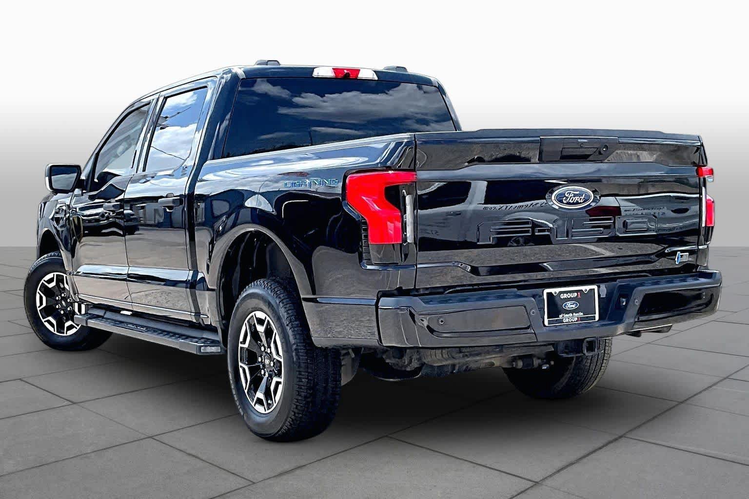 Certified 2023 Ford F150 Lightning XLT AWD/4WD image 11