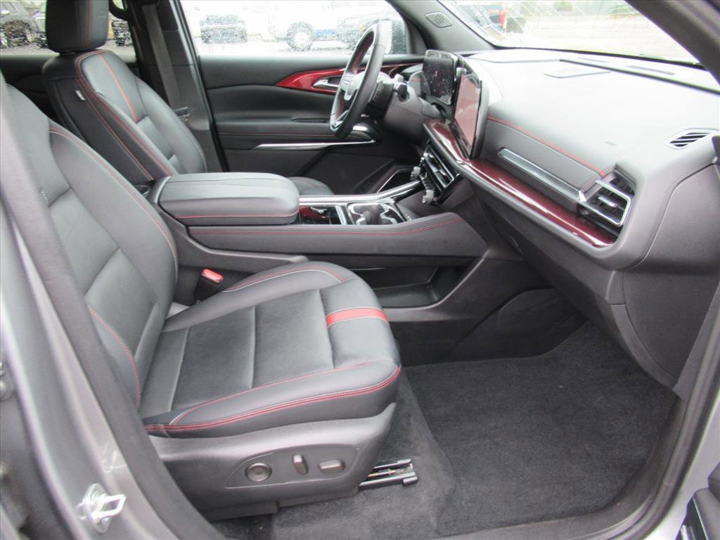 Used 2024 Chevrolet Traverse RS w/ LPO, Floor Liner Package image 9