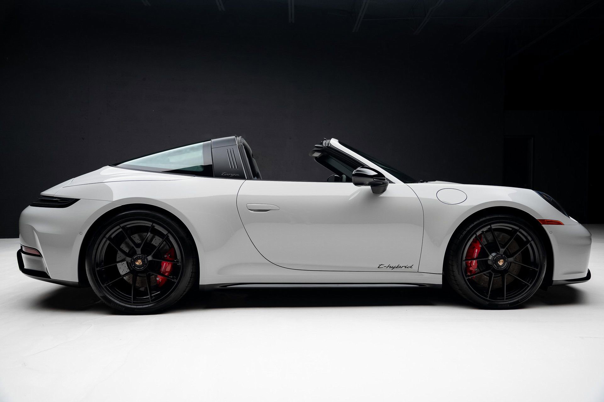 Used 2025 Porsche 911 Targa 4 GTS w/ Premium Package image 37