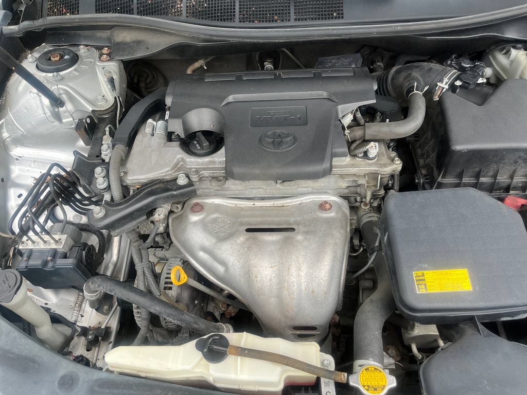 Used 2012 Toyota Camry LE FWD image 19