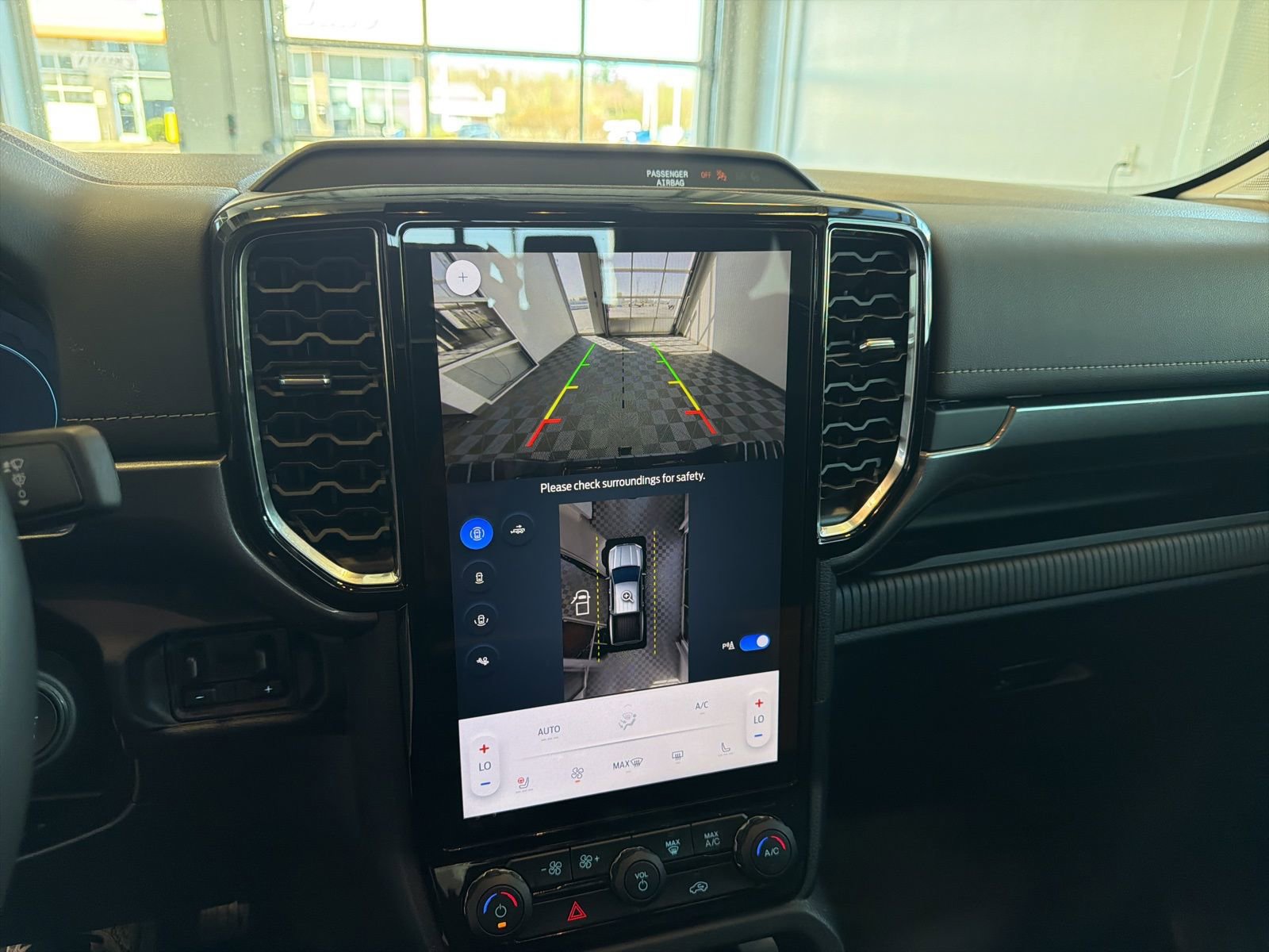 Used 2024 Ford Ranger Lariat w/ FX4 Off-Road Package image 25