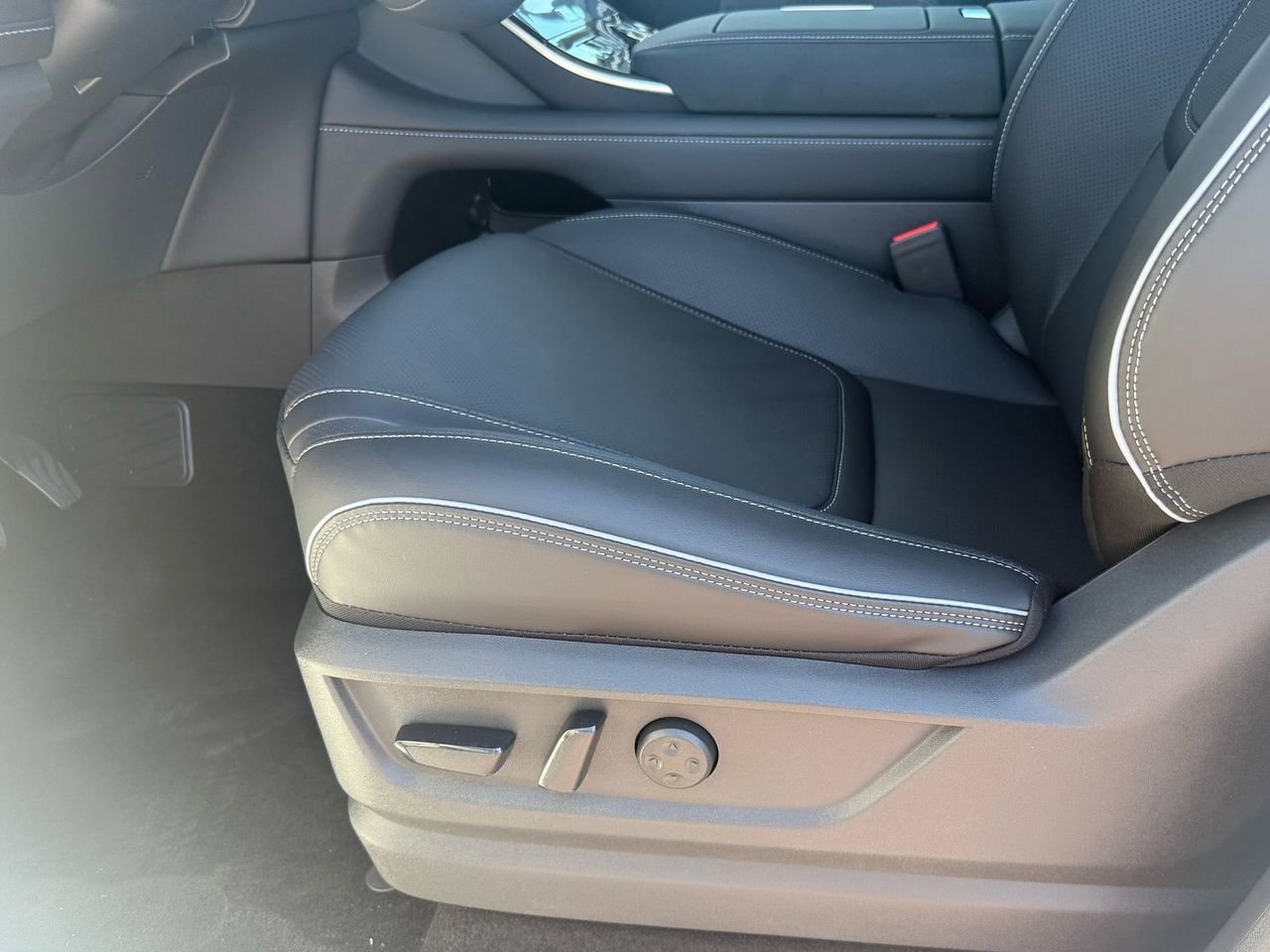 New 2026 INFINITI QX80 Luxe AWD/4WD image 15