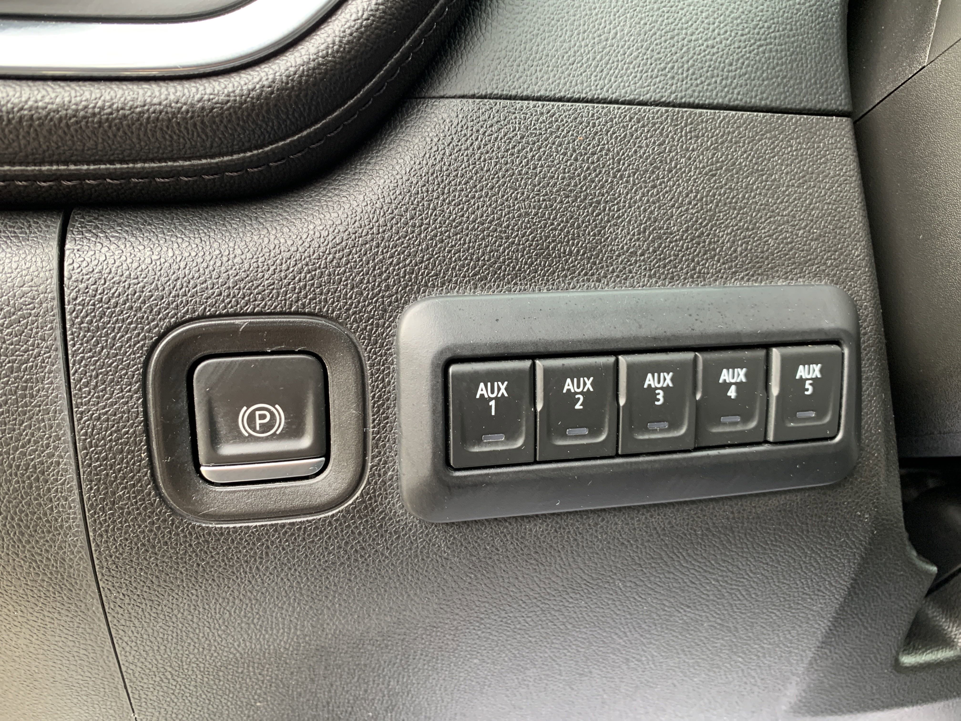 Used 2022 Chevrolet Silverado 3500 LTZ w/ LTZ Convenience Package image 30